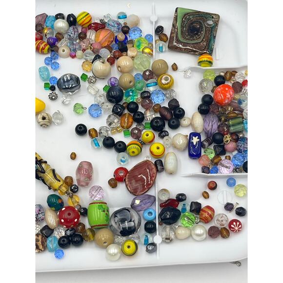 One Pound Mix of Assorted All Glass Beads for Jewelry Making, Craft  LOT #6 - Picture 5 of 7